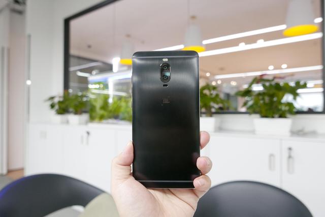 8999元華為Mate9保時(shí)捷版開(kāi)箱體驗(yàn)