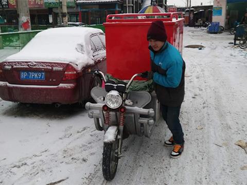 39歲快遞員當(dāng)街猝死，有的快遞員11月每天工作16小時(shí)