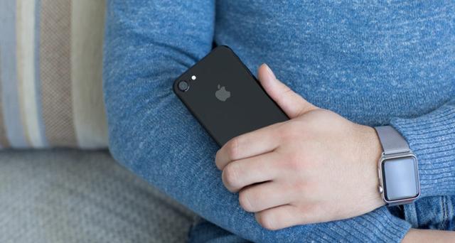 研究稱(chēng)iPhone用戶往往比Android用戶更膚淺