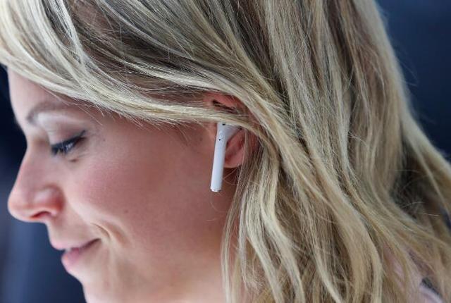 蘋果無(wú)線耳機(jī)AirPods缺席黑色星期五 仍無(wú)明確上市日期