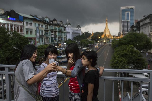 5000萬緬甸人第一次用上互聯(lián)網(wǎng)，接下來的事無語了 | 譯站