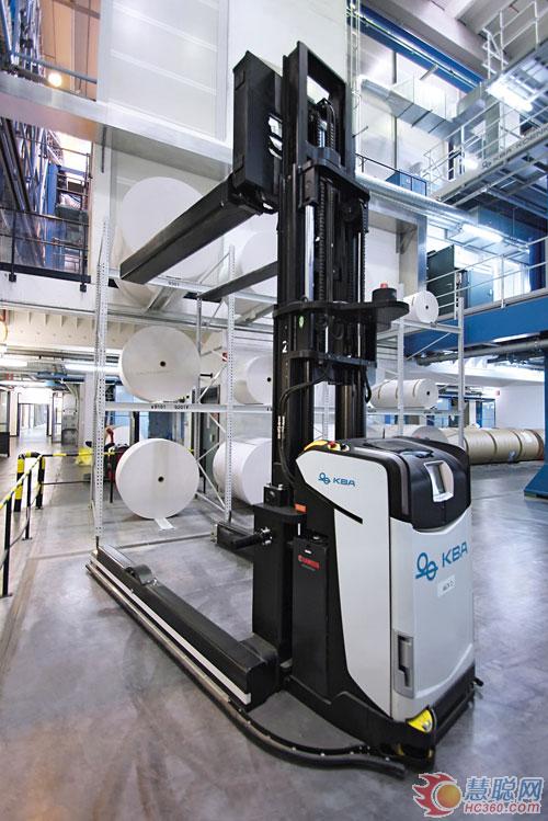 Patras A:從卡車坡道到廢品收集箱的自動化操作