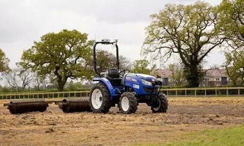 英國大學(xué)研究團(tuán)隊(duì)研發(fā)首臺無人駕駛的拖拉機(jī)