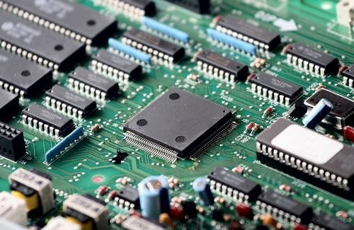 國產(chǎn)芯片技術(shù)實現(xiàn)飛躍 產(chǎn)業(yè)再上新臺階