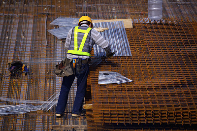 螺紋鋼半月跌逾10% 鋼廠下調(diào)出廠價(jià) “金九銀十”會(huì)落空嗎？