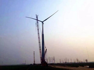 中國海裝120米輪轂高度鋼混塔筒在河南成功吊裝